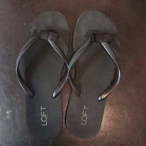 Black loft sandals